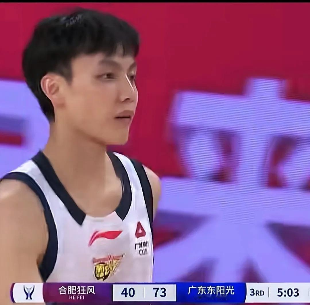 广东队完成第一阶段俱乐部杯赛，顺利进入八强，在家看过程的陈海涛很满意，不是成绩比