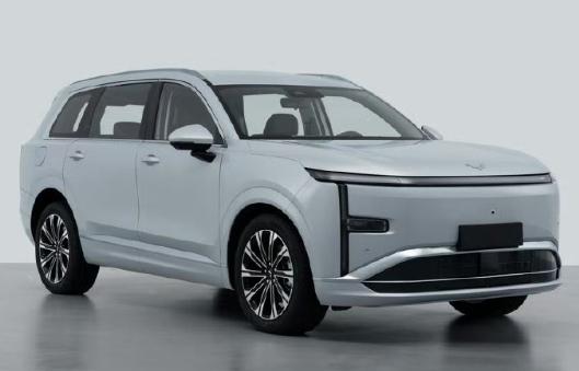 五菱星光L插混SUV现身工信部第402批新车公告。这个前脸设计，尤其是贯穿式灯