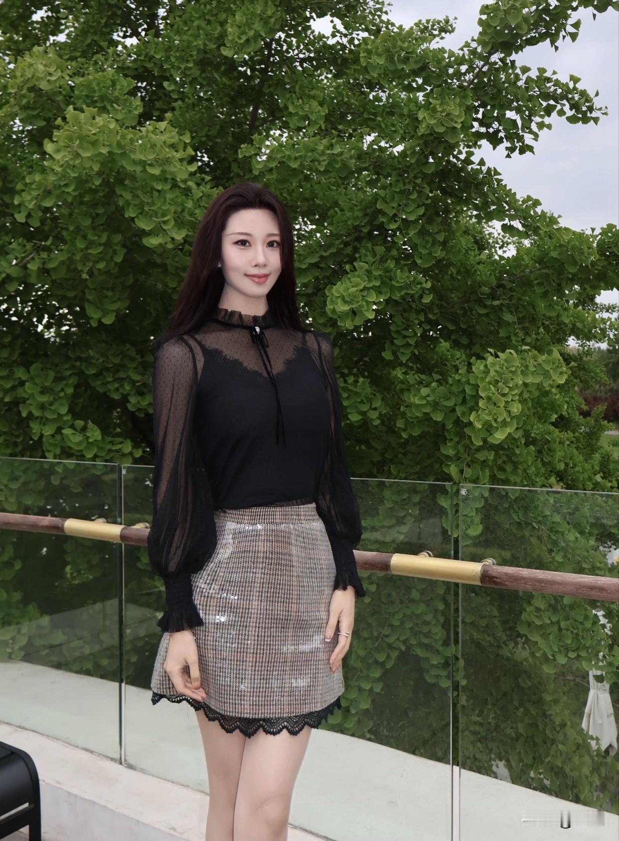 知道什么样的女人最让男人着迷吗自信的女人，她们散发着独特的魅力。