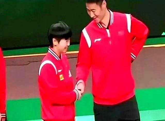 好的，没问题！根据要求，来个朋友圈风格的帖子：我去，莎莎这回世乒赛杀疯了吧！一