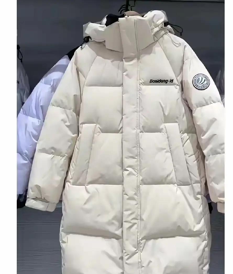 实体店1299，网上799，差500块！波司登同款羽绒服，线上线下价差这么