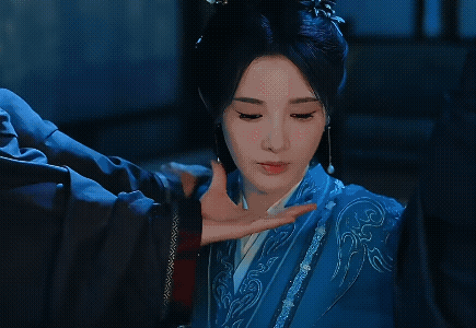 《凤凰台上》杜听馨要毒死凌苍苍，被钟霖带着凤来阁的人救走了，凌苍苍找到凌雪峰问他