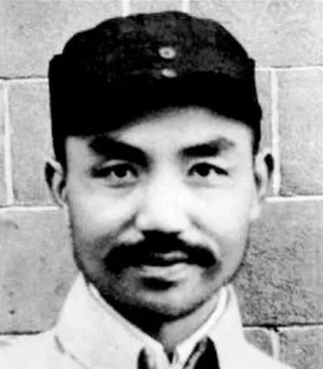 他建国之后长期休养，没有军衔和工作，1955年评级的时候，工作人员犯了难，毛主席