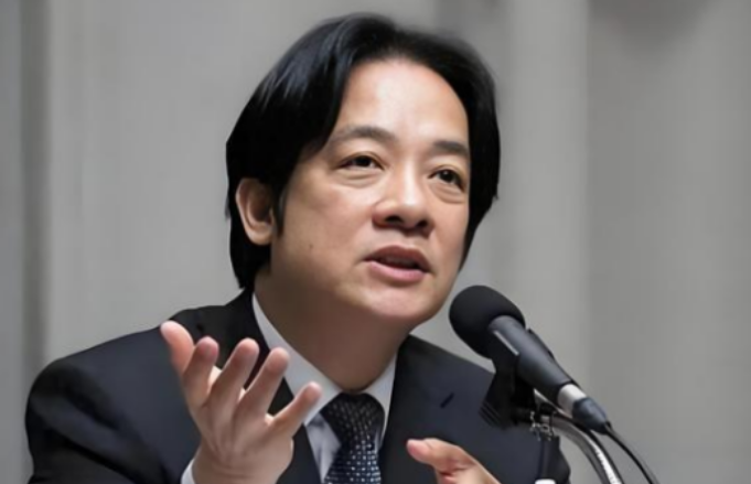 赖清德认为：中华人民共和国从1949年10月1日起，没有对台湾行使有效管治权，至