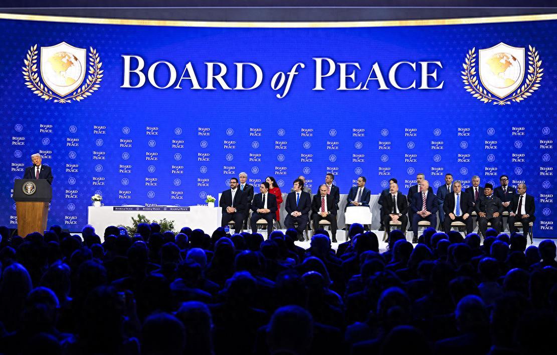 特朗普这回可是演砸了！前脚刚在达沃斯搞了个大排场，拉了一帮小弟签字，后脚就对联合