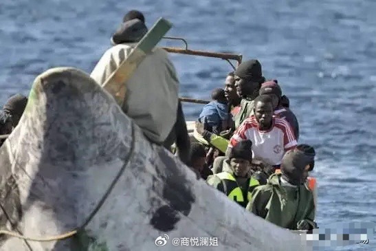 4.9万非洲非法移民冲进西班牙。据称，95%是15至40岁的男性！X推特社交媒体