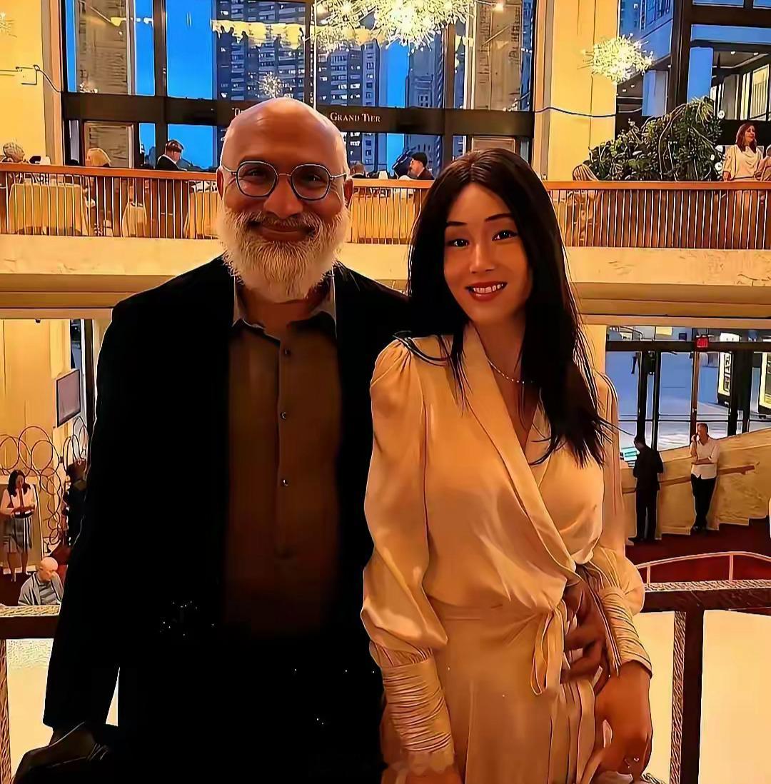 父母花百万送她出国学习，长见识。结果她给父母带回一个白胡子“爷爷女婿”。