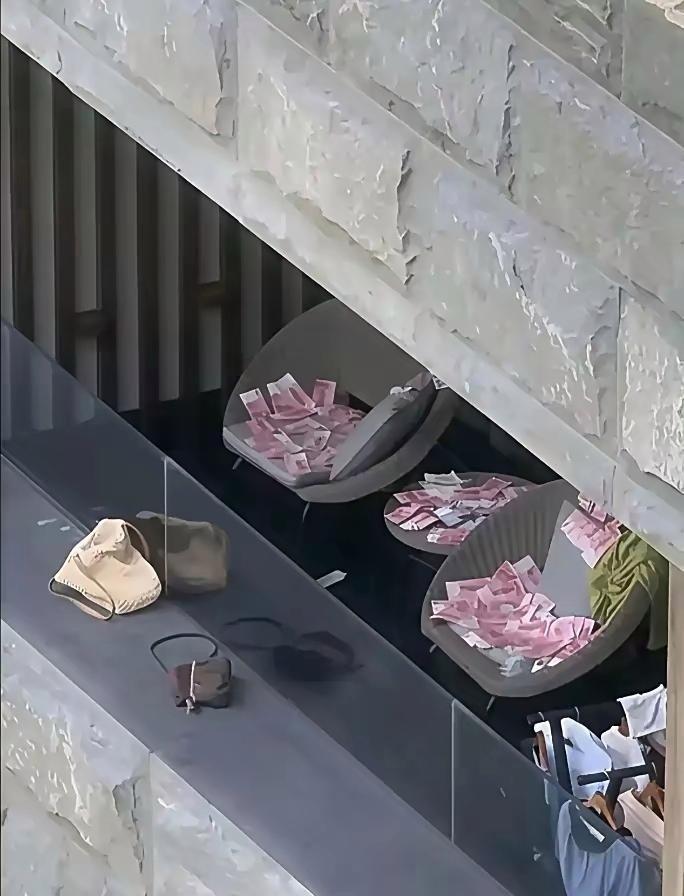 住酒店看见的，这是什么情况啊