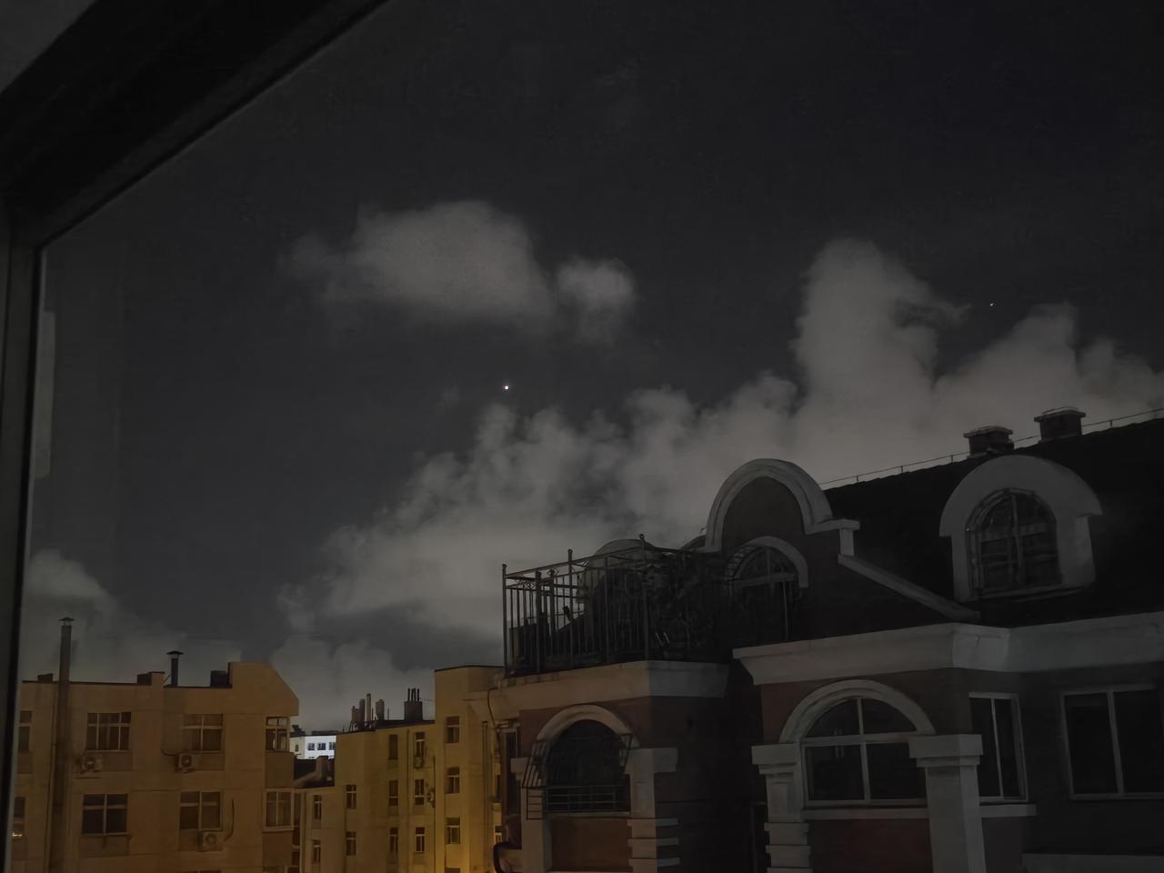 王铎：今天凌晨四点的金星在我来说，凌晨一看到启明星，心情就特别好。在启明星的