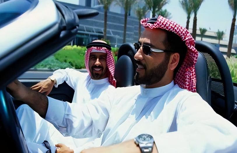 为什么沙特富得流油，却从没有国家去打沙特的主意呢？原因很简单，因为沙特太有钱了！