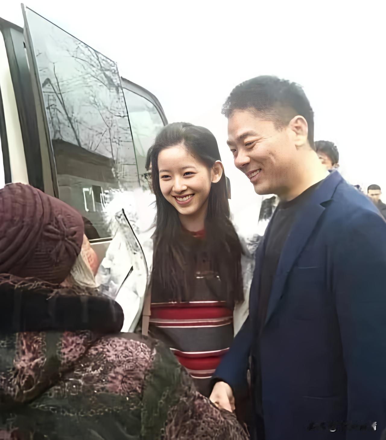 来来来，闫学晶们，赶紧学学刘强东吧！眼看过年了，又到了一年一度羡慕光明村的时候了