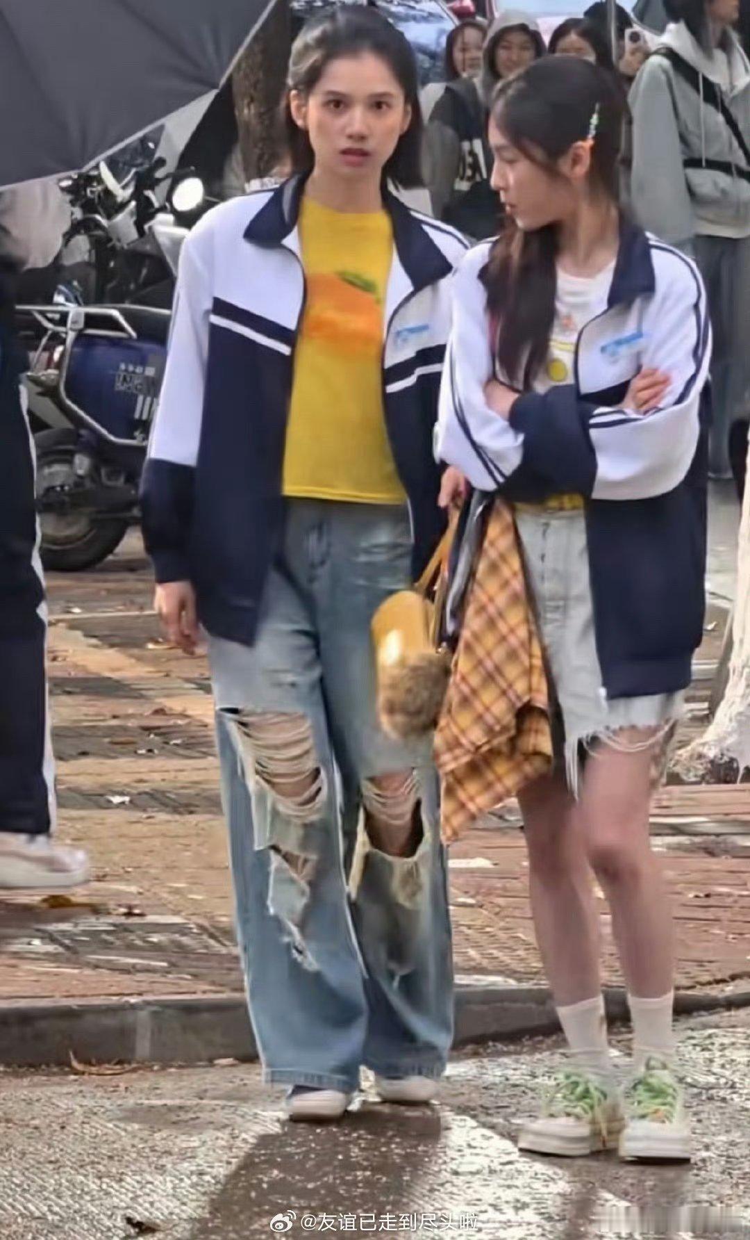 张婧仪菜市场妆造看过原著的表示，这个服装真的很贴