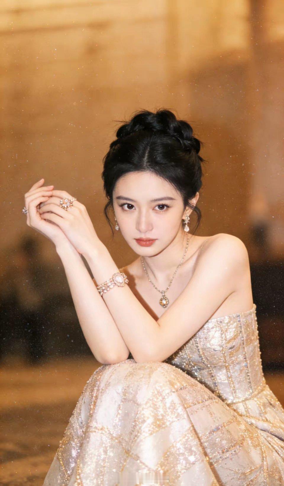 男人有钱就会换老婆男人没钱老婆就会跑女人爱财男人好色钱是男人的筹码色是女人的资本