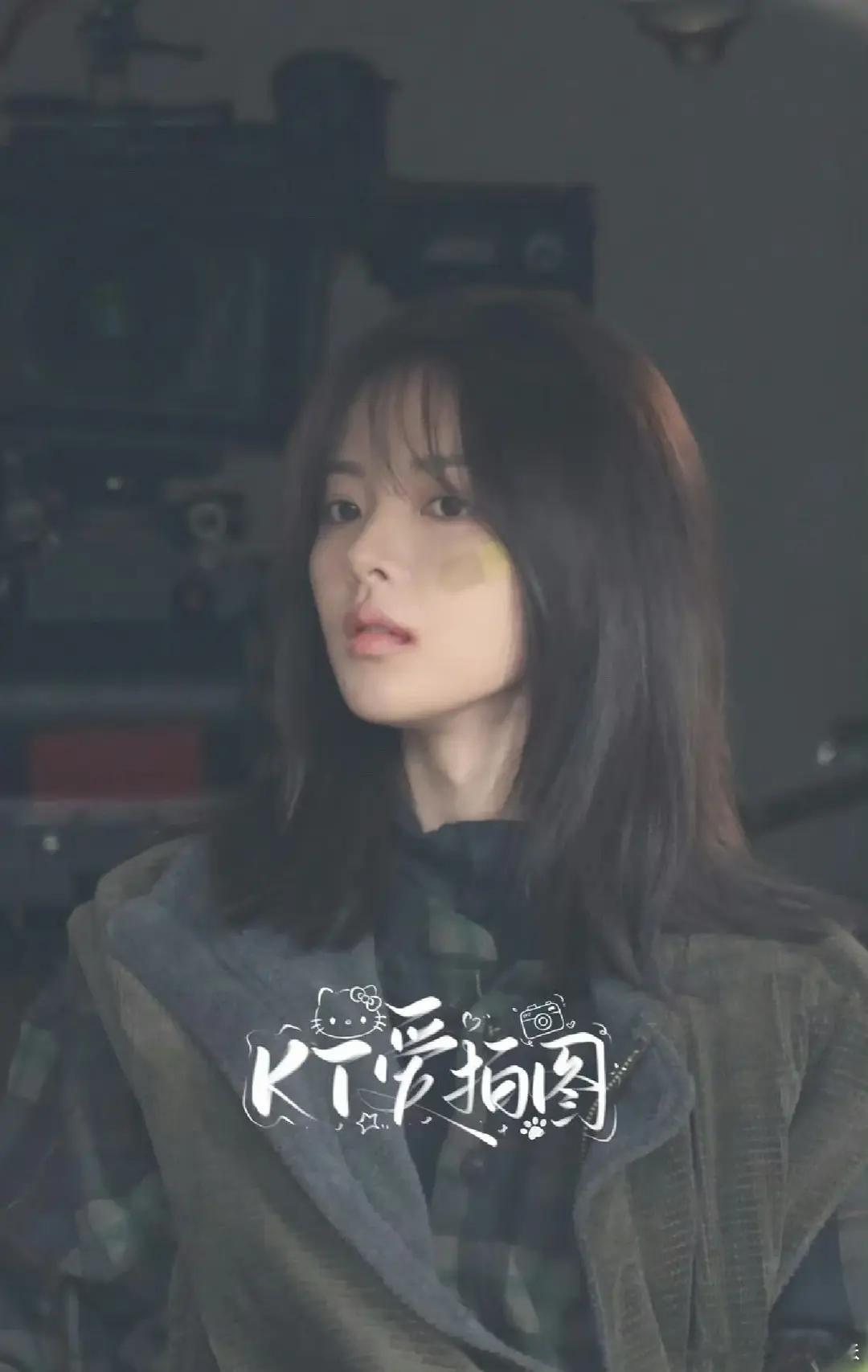 杨超越新剧路透，淡妆也好漂亮，建模脸！