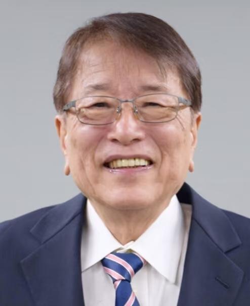 高市拓虽因脑梗后遗症没办法再搞事业，却因为老婆厉害成为首位改妻姓的“第一先生”。