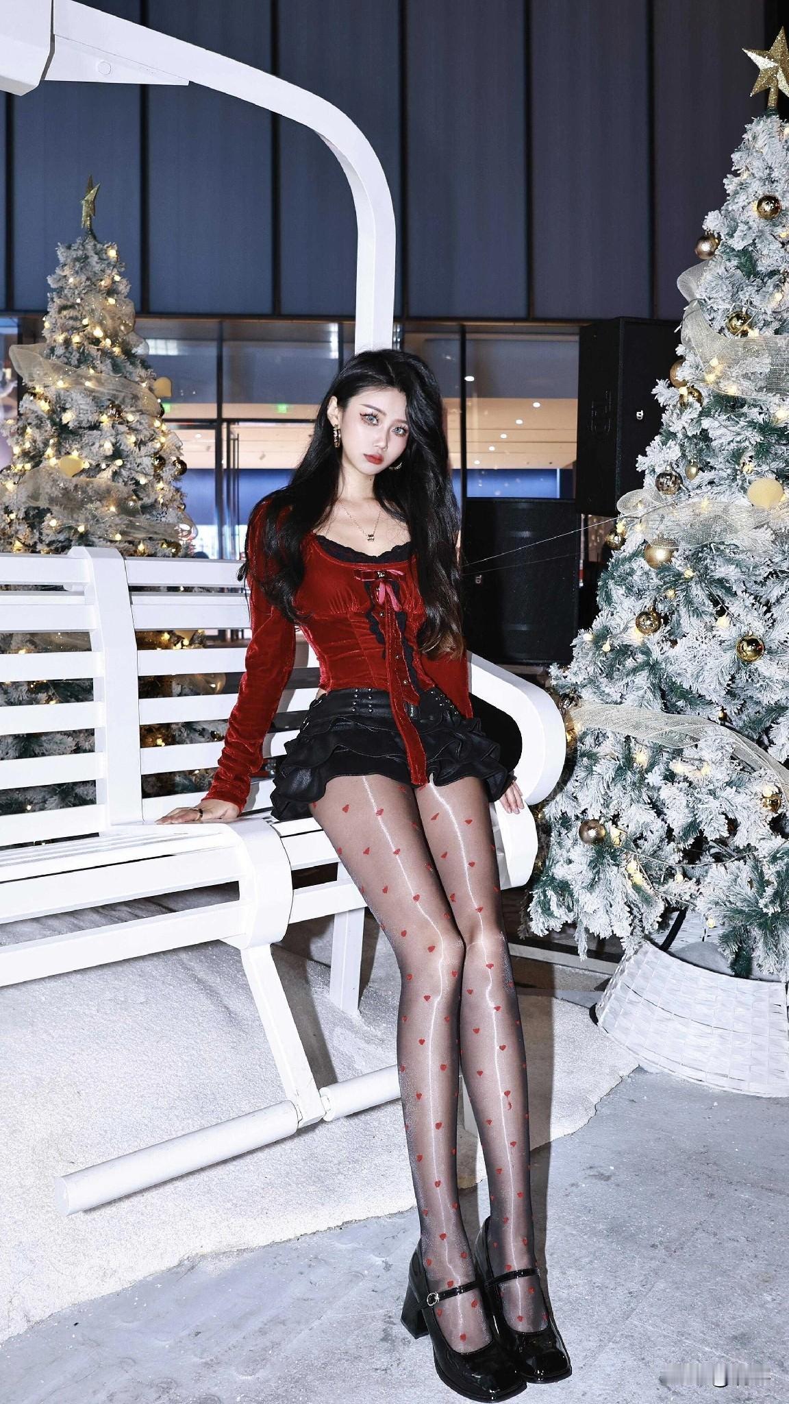 【深度，是这个时代最安静的叛逆】当世界在追逐浮光掠影的秒速更新，有人却选择沉