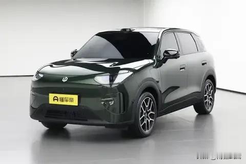 10万级纯电新标杆：零跑A10的颠覆式体验外观设计：小车也有国际范儿