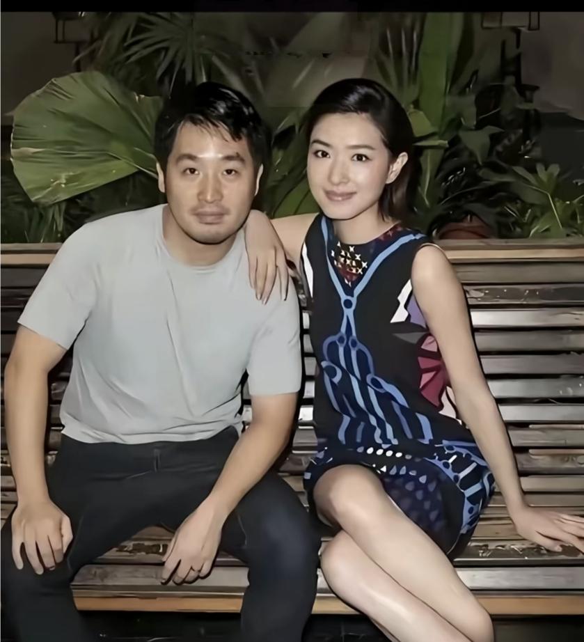 万茜和其她女明星一样也很爱才，她不是不爱钱财，而是她更爱人才。难怪她找老公专找青