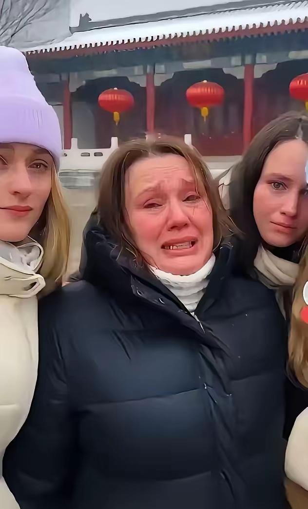 前段时间刷到个乌克兰妈妈的采访，看得好多人心里发酸。她三个女儿都嫁去了熊猫国，家