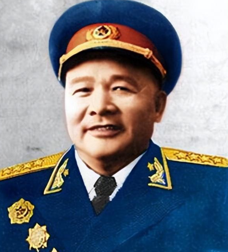 1937年，八路军344旅排外之风盛行，士兵眼里只有旅长徐海东，就连两大元帅都难