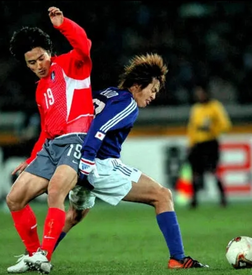 感觉东亚男足四强的水平越拉也大，经过30年的沥心尝胆，日本男足早已从亚洲二流飞速