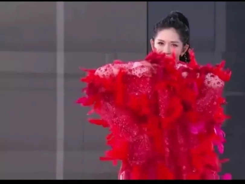 救命！谢娜太猛了吧！《浪姐》成团夜一口气复刻7个舞台，气氛炸裂谢娜从《本草
