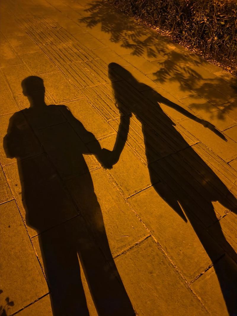 女性晚婚其实在保护自己我上大学的时候有两个最好的闺蜜，30岁之前就全部结婚了。