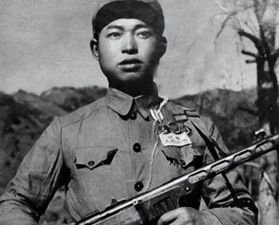 为什么有人说：志愿军司令员幸好是彭德怀元帅，换别人根本就镇不住？在鸭绿江畔的