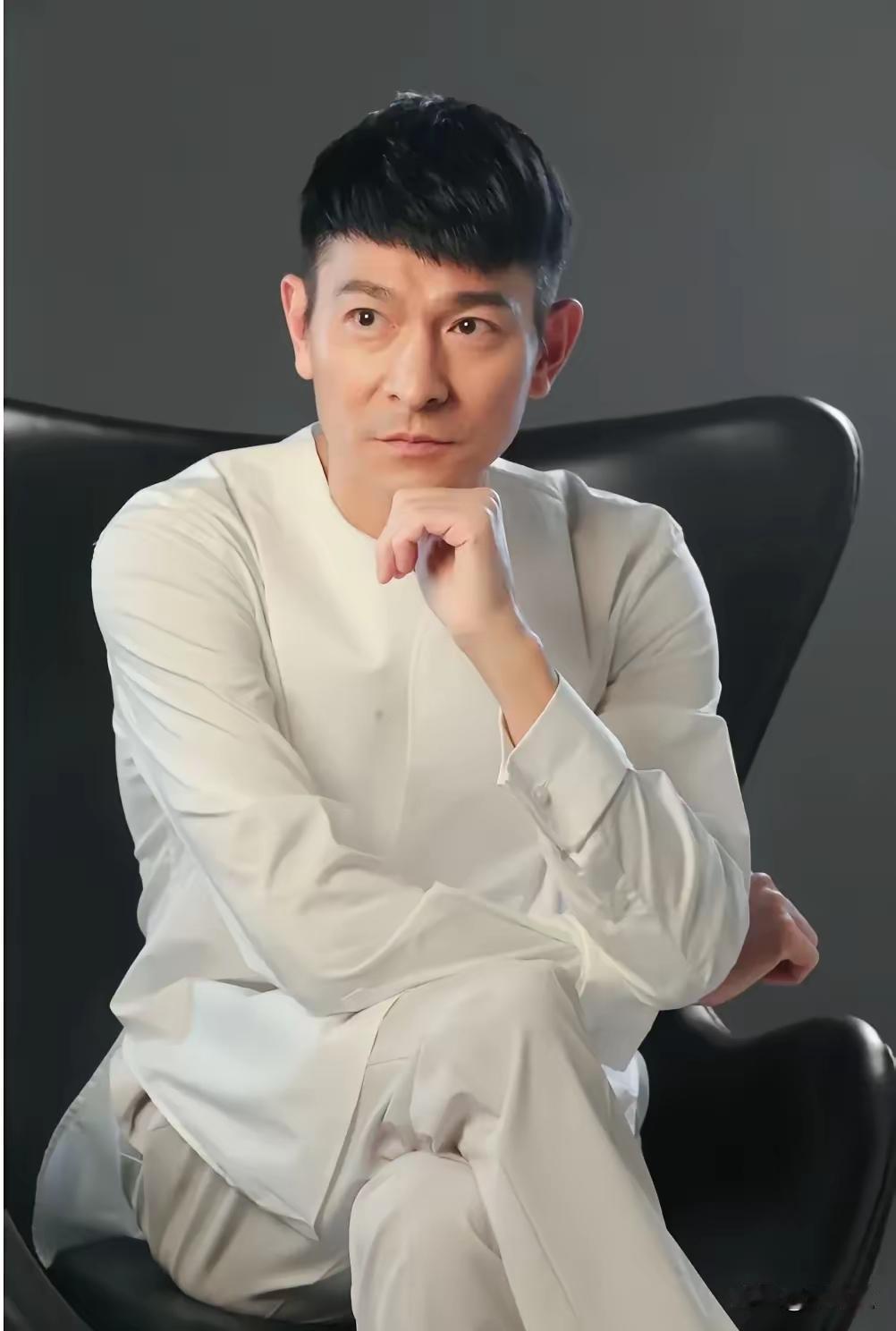刘德华头发好黑，65岁[赞]我永远的偶像[比心]