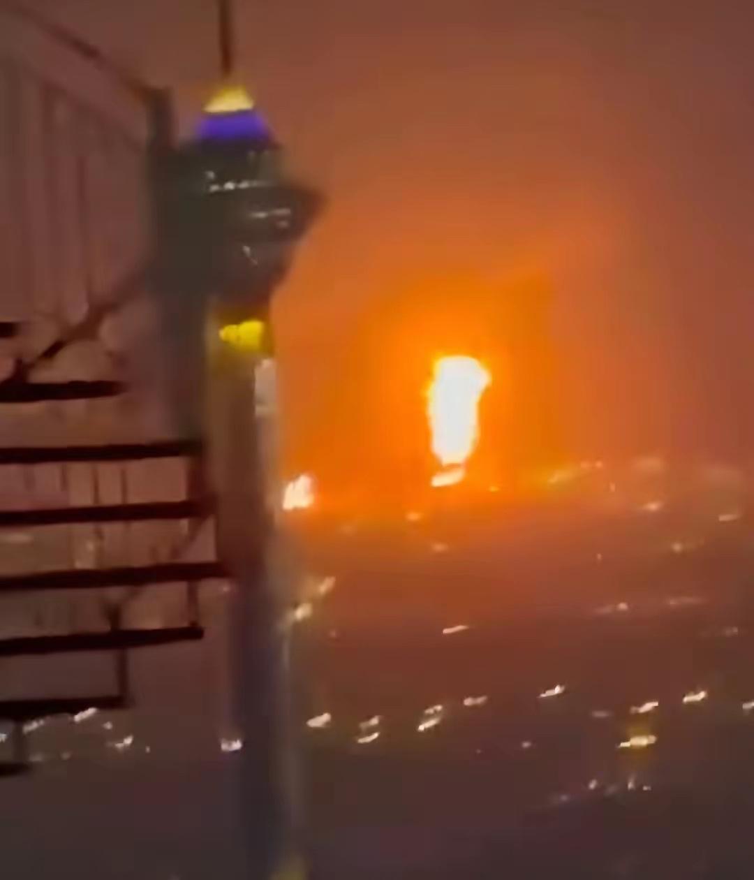 今天传出的中东消息，看得人背后发凉。中东又出事了，谁也没想到会这么突然。4