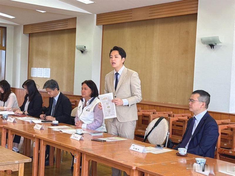 罗智强、徐巧芯赴日考察被批“薪水小偷”国民党立委罗廷玮、罗智强、徐巧芯、王育