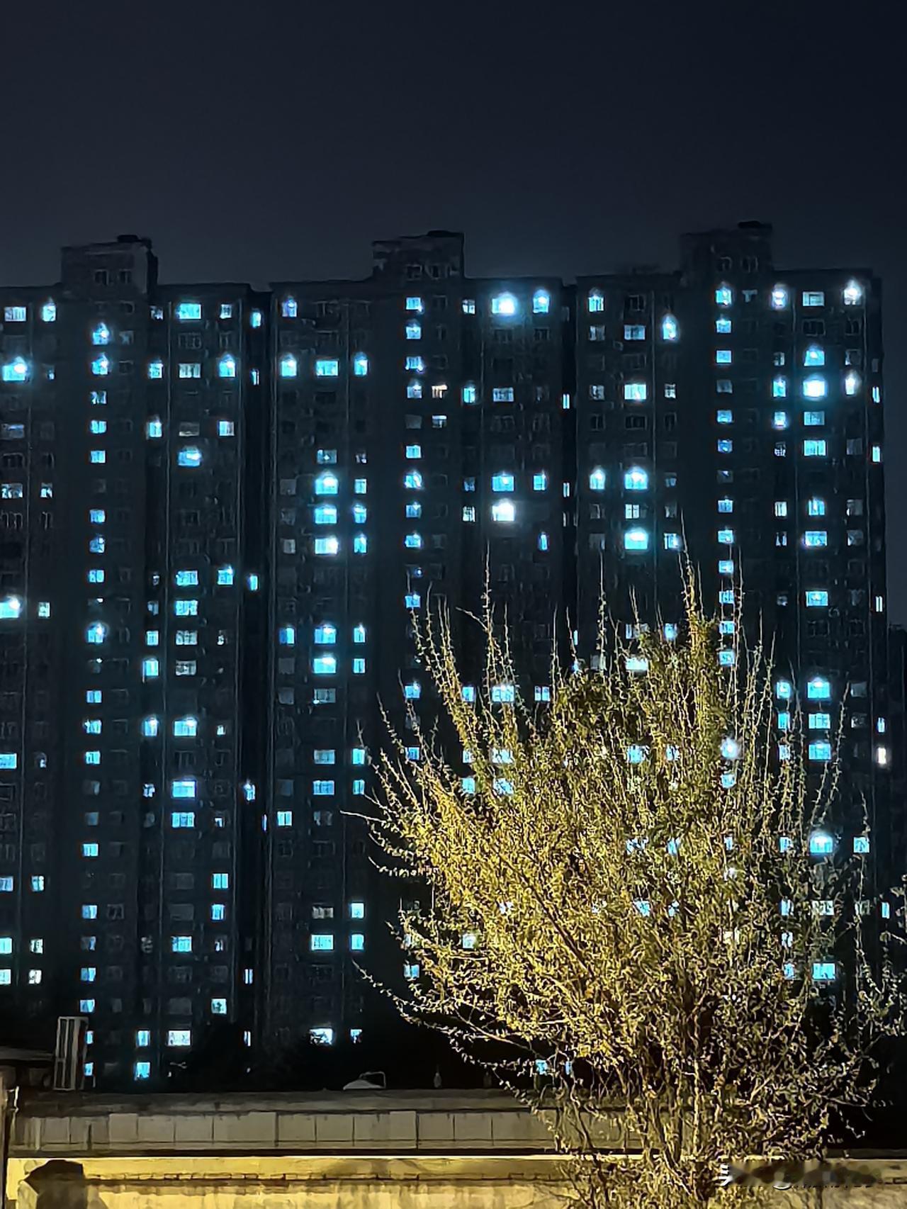 房地产进入存量时代一、官方定调：房地产进入“存量时代”，住房被放进“大宗耐用消