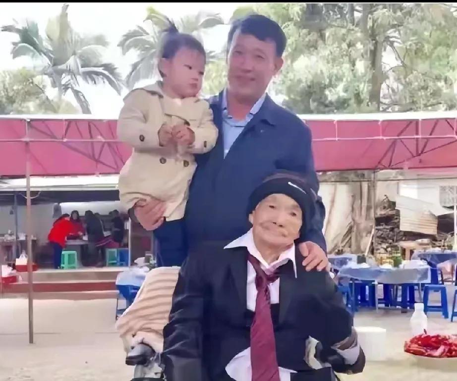 缅甸“女皇帝”杨金秀：传奇又争议的一生1927年，杨金