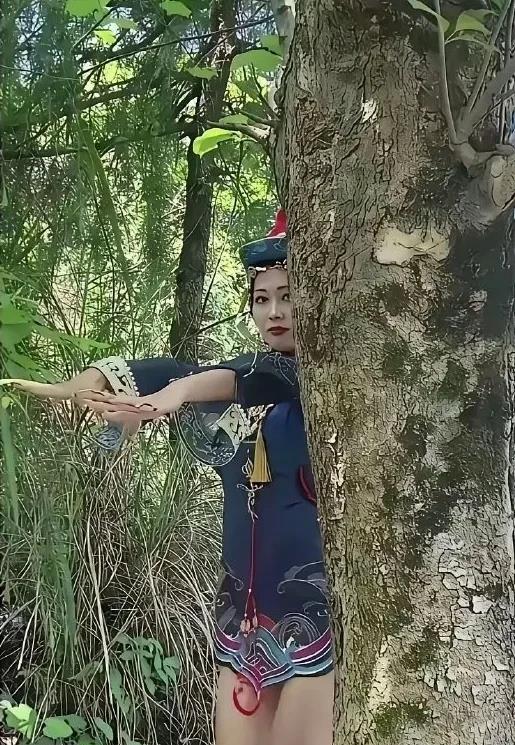 爬山突然遇到这种情况，你会怎么办？