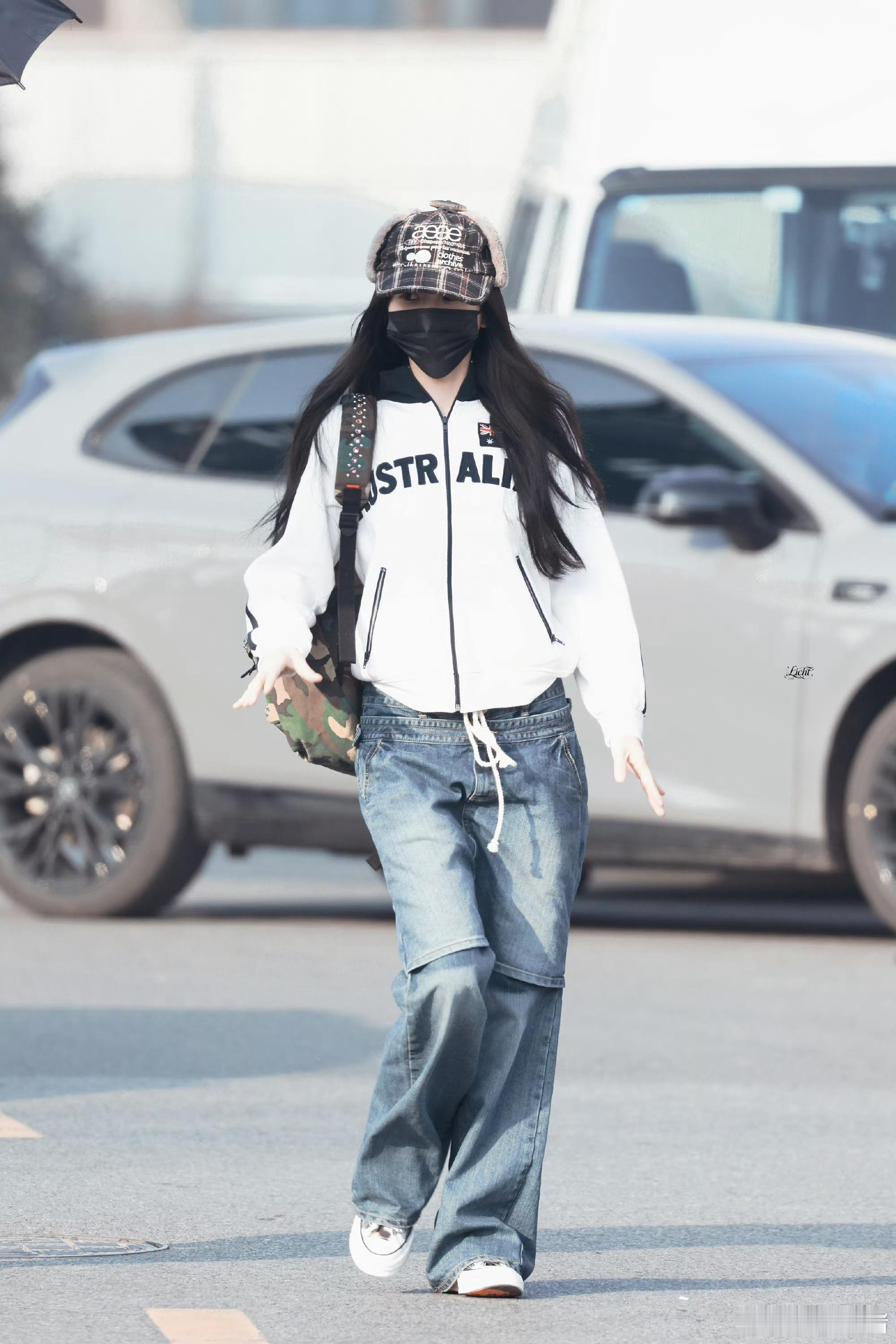 虞书欣《云初令》今日上班饭拍～舒心宝宝上学啦