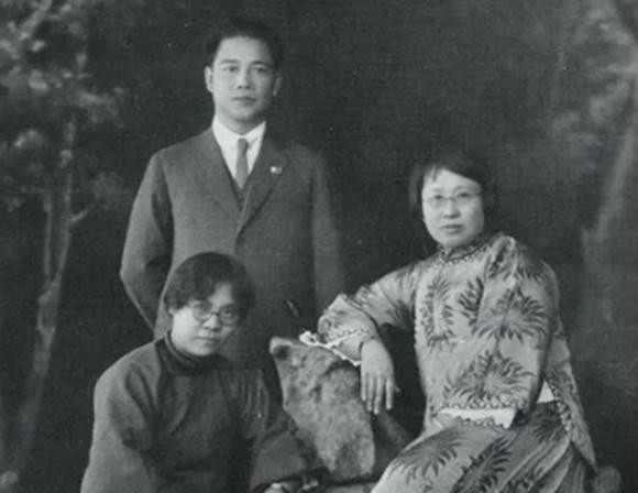 1949年，汪精卫的夫人陈璧君被关押在监狱，宋庆龄向毛主席求情，毛主席同意了释放