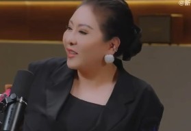 #向太不满易立竞采访向佐#访谈中她直言，对易立竞此前采访向佐的那期节目十分不满，看完心里很不舒服，觉
