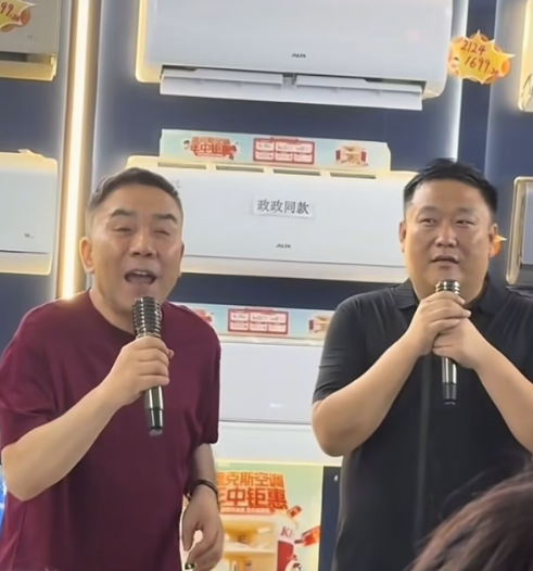 杨议（杨老五）眼看德云社、听云轩商演遍地开花，终于按捺不住，高调接下商场商演首秀