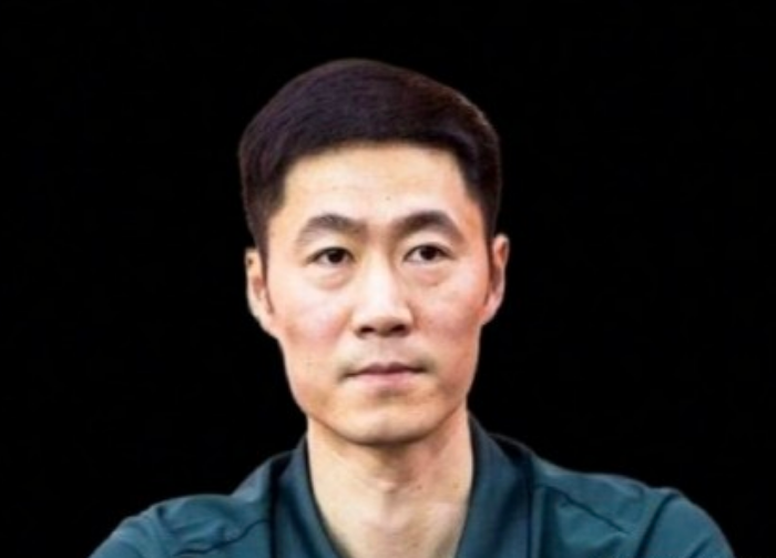 王励勤知道莎莎较劲的根源在哪。莎莎自己心里最清楚，谁能和自己一较高下，谁能洛杉
