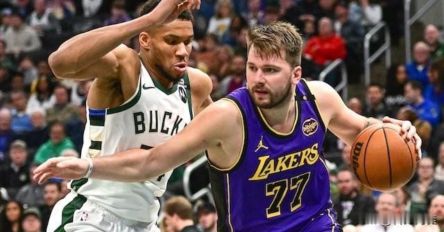 有个大胆的想法，湖人缺运动能力出色的锋线不如➕范德彪➕克内克特换苦命家，苦命