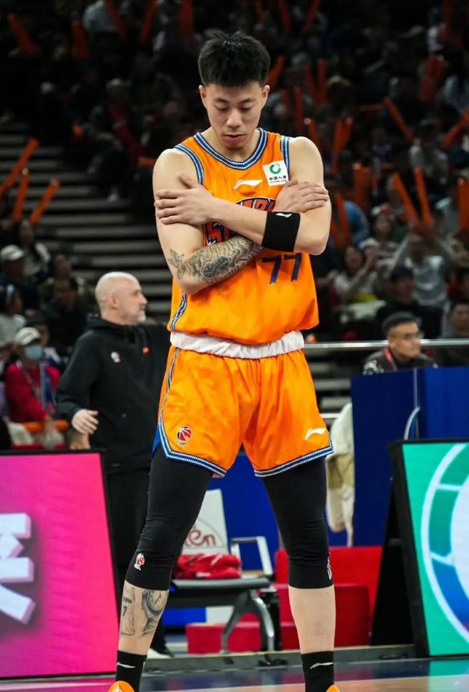 太丢人了😡，四川52-88不敌上海，一战打出了2个可笑的事实！1.张镇