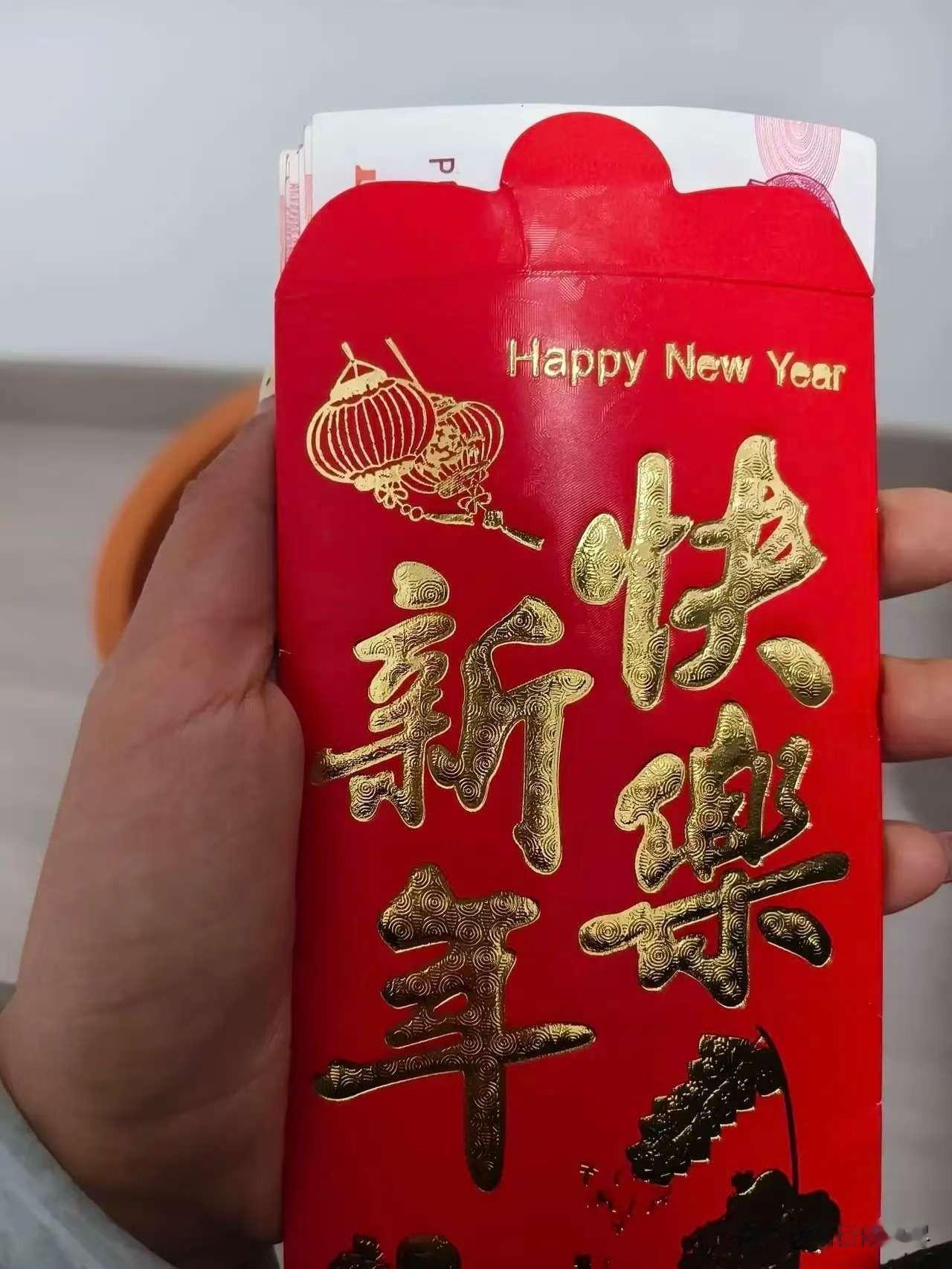 “家贼难防！”湖北，女子把2700块红包压在枕头底下，结果第二天晚上再翻出来一看