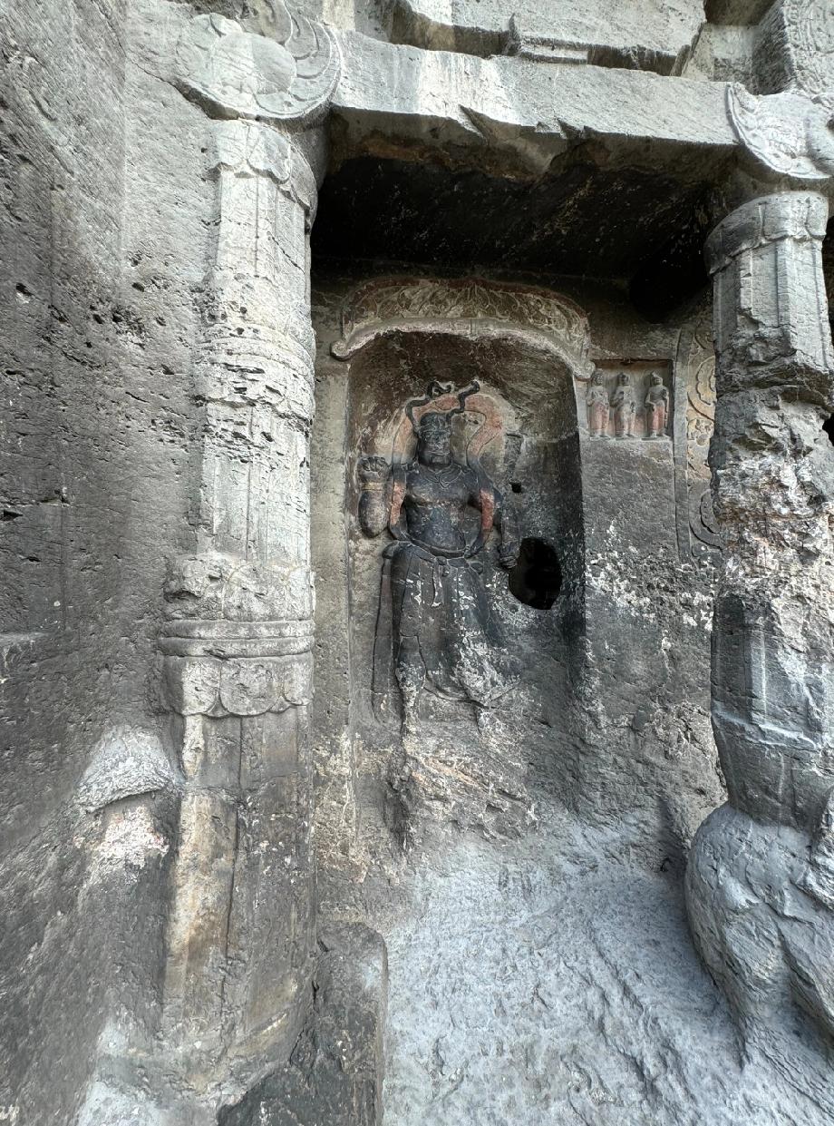 处在低谷时，我想对你说句掏心窝的话我知道你现在很难。难到夜里睡不着，