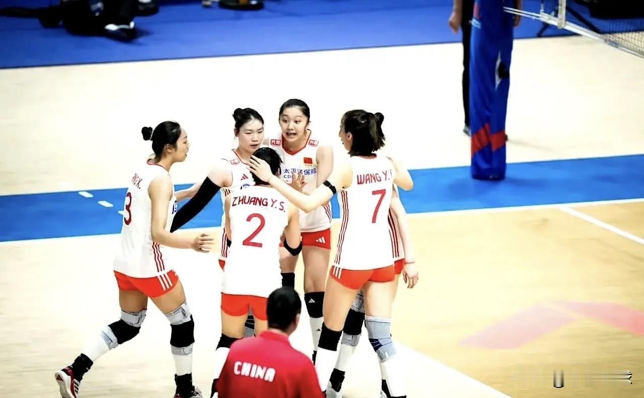 中国女排在香港站以3-2（25-21、22-25、25-15、24-26、16-