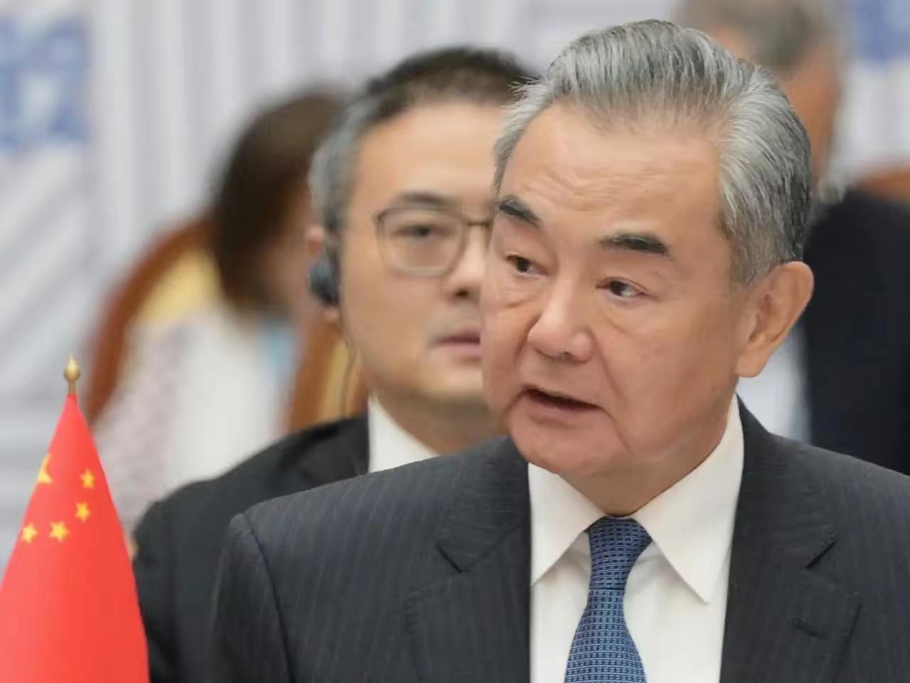 美国众议院代表团来华访问三天、三场，终于在北京时间的9月23日同中国外长王毅进行