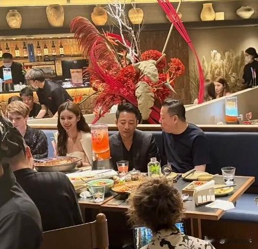 马筱梅汪小菲石家庄新店开业，不少网友都在石家庄万象城遇到了小梅，本人非常甜美，也