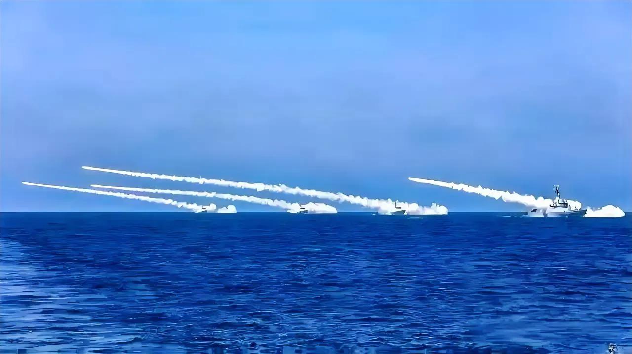 双线亮剑！黄海封海+南海实弹，莫非是声东击西？央视接连官宣，信号太强烈！