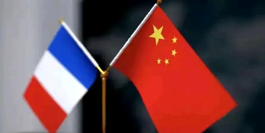 离开法国，中方未签署文件！瑞士谈判中美达成意愿，世界为之侧目！中方以自身的定力