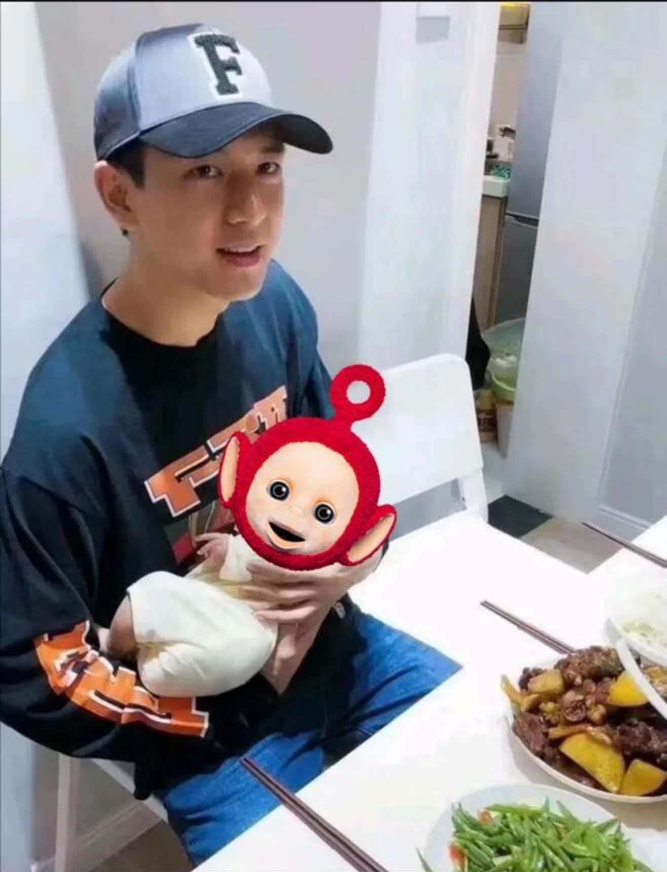 李现哄小孩有一手细节真的能看人品！对小朋友的耐心程度最能体现一个人的内心，李现哄