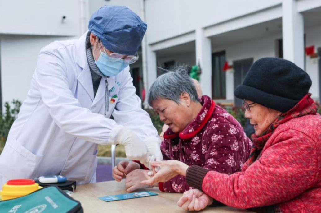 咸菜立大功？医生再次叮嘱：糖尿病患者吃咸菜时，多注意这4点。说起咸菜，估计不